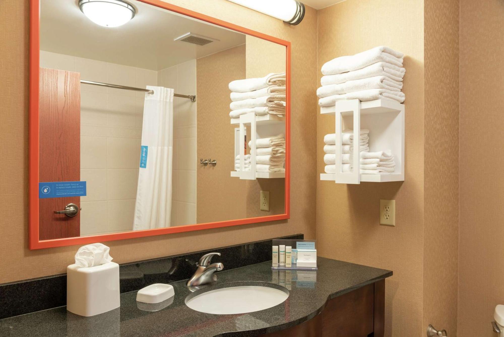 Hampton Inn & Suites Marshalltown Ngoại thất bức ảnh